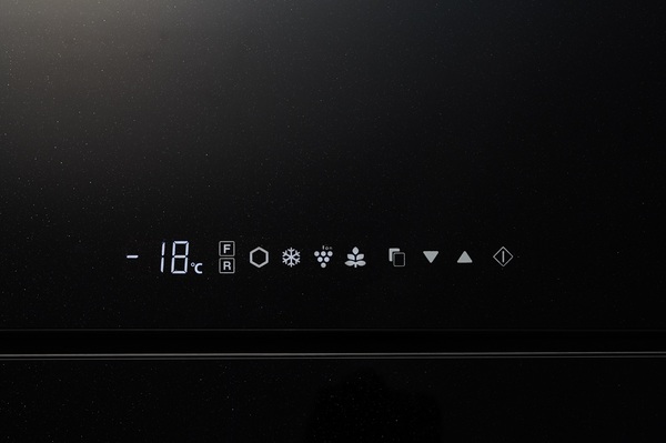 Холодильник Sharp SJ-XG740GBK Холодильник Sharp SJ-XG740GBK зображення 6